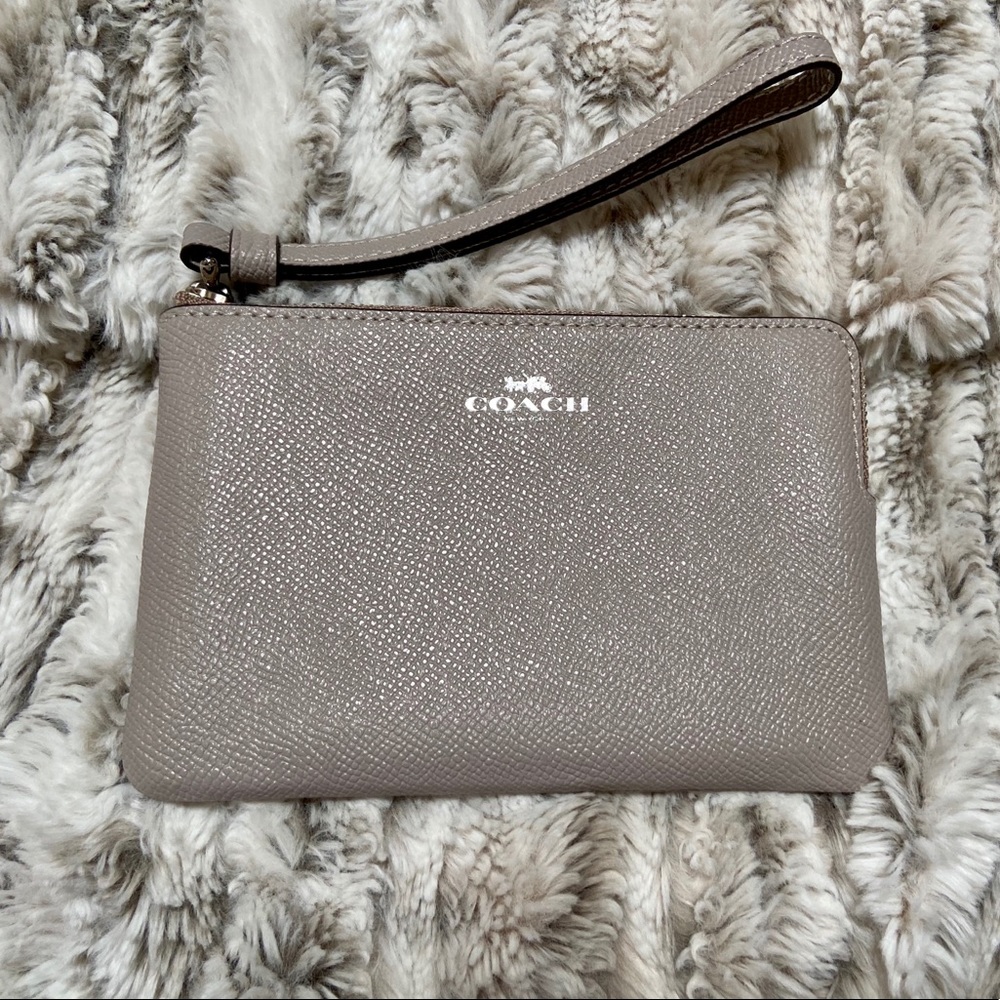 COACH NWT corner zip Wristlet- grey with silver